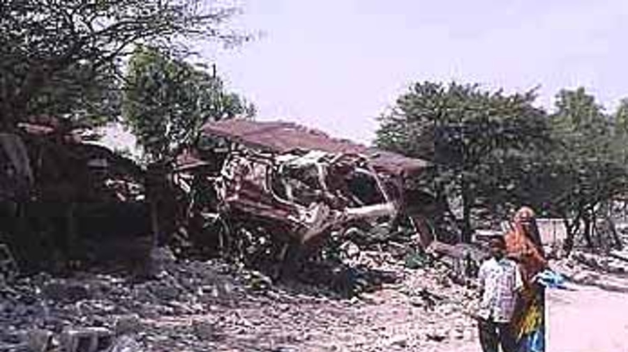 Former Somali refugees frequently return to totally devastated homes and villages.