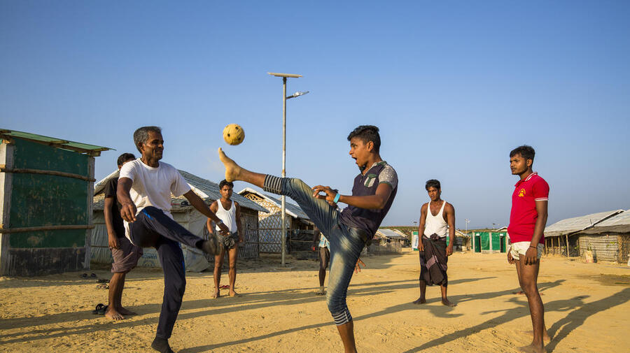 Bangladesh. Life in exile for Rohingya refugees in world's largest settlements