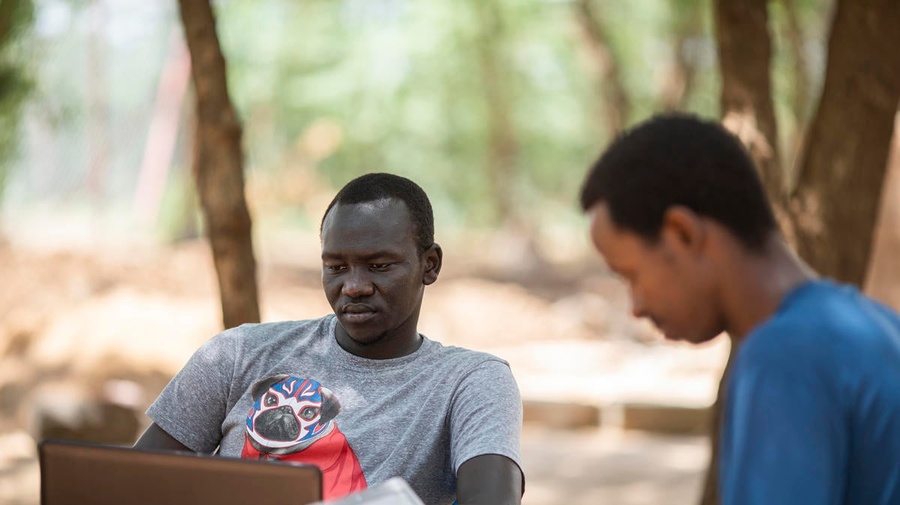 Kenya. Refugees use Connected Learning to access higher education