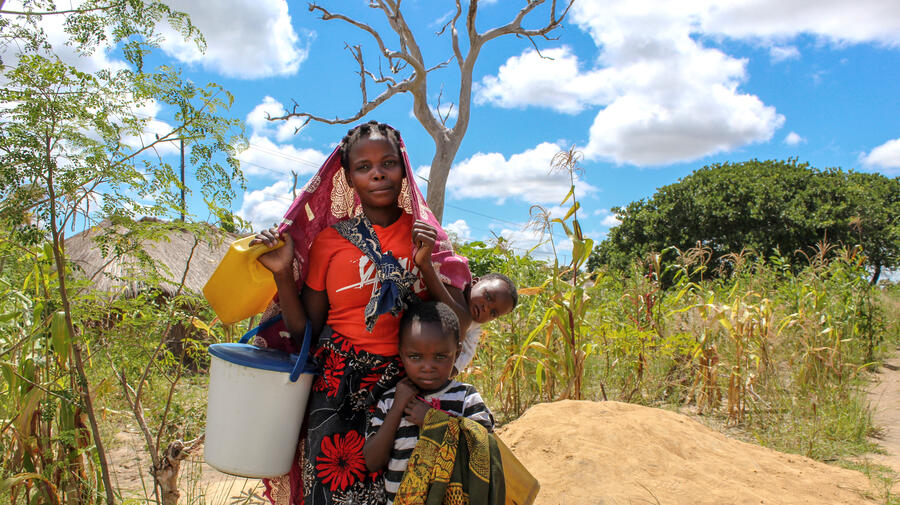 Mozambique. Displaced mother with her children in Cabo Delgado.
