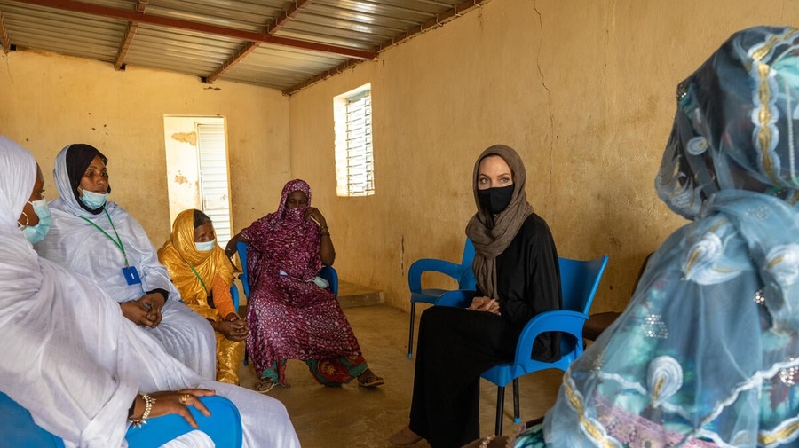 Burkina Faso. Angelina Jolie spends World Refugees Day with Refugees