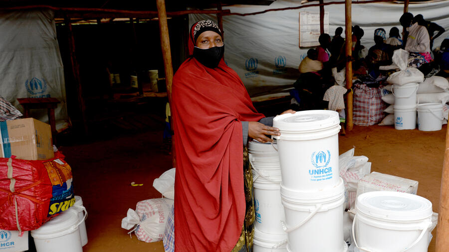 Burundi. Burundian refugees return home