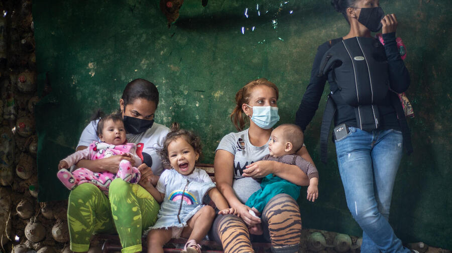 Colombia. UNHCR meets with refugee women to recognize and prevent gender based violence
