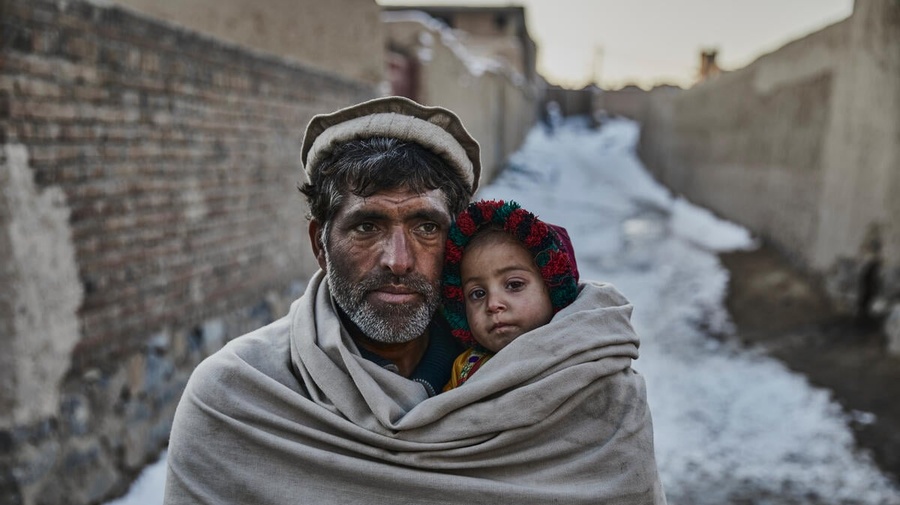 Afghanistan. Displaced families cope with winter cold and food shortages Kabul.