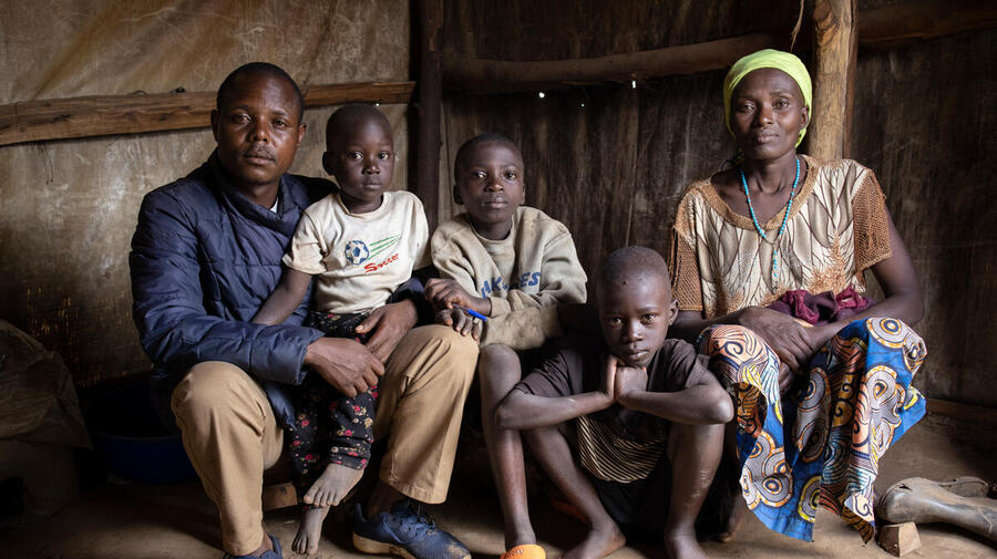 Democratic Republic of the Congo. IDP family in Plain Savo