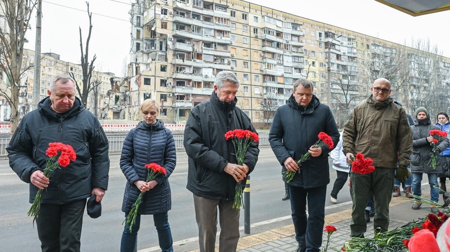 Ukraine. High Commissioner visits missile-hit Dnipro during country visit