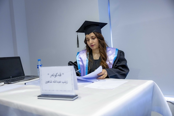 Zainab discusses her master thesis.