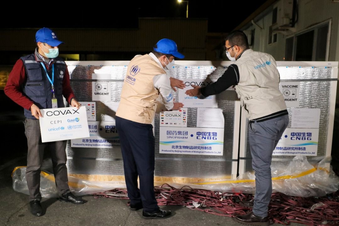 At 9.30 pm November 15, a plane carrying Sinopharm Vaccines for Afghan refugees landed at the airport in Tehran. Through the Covax import mechanism, the UN in Iran is helping the government protect refugees against COVID-19. Photo: © UNICEF Iran/Sayyari/2021