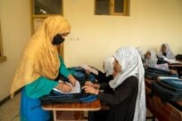 کمیسر عالی پناهندگان سازمان ملل متحد خواستار لغو ممنوعیت فعالیت زنان در امور بشردوستانه در افغانستان شد