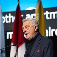 Filippo Grandi tiene il discorso di apertura del Global Refugee Forum Progress Review 2025