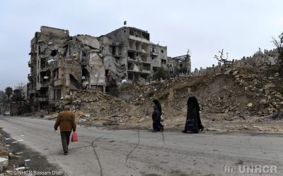 Ad Aleppo le persone valutano i danni
