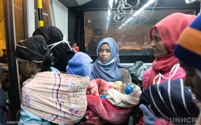 La prima storica evacuazione di 162 rifugiati vulnerabili dalla Libia all’Italia