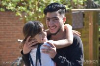 In Germania un ragazzo siriano può finalmente riabbracciare la sua famiglia