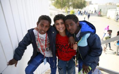 L'UNHCR evacua centinaia di rifugiati detenuti in Libia