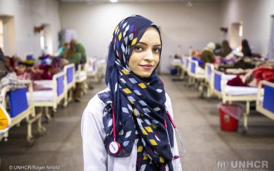 Una dottoressa afgana supera ogni ostacolo per curare i poveri in Pakistan
