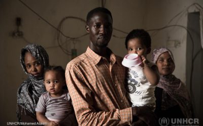 In Libia, un rifugiato offre un riparo ad altri costretti a fuggire