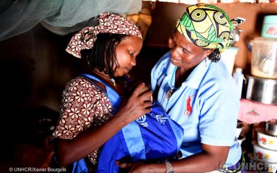La "marsupio-terapia" aiuta a salvare i neonati prematuri in Camerun