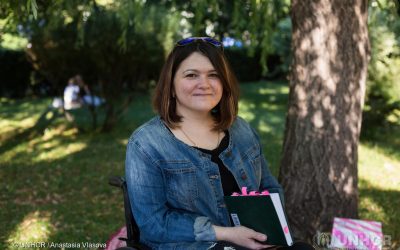 Un’attivista difende i diritti delle persone con disabilità in Ucraina