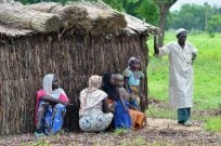 La fame e la paura perseguitano i sopravvissuti agli attacchi in Camerun