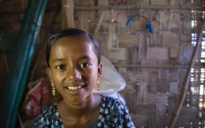 I bambini Rohingya imparano a sostenersi a vicenda