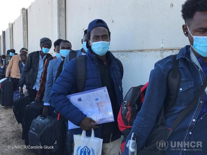 Libia. L'UNHCR riprende i voli di evacuazione verso il Ruanda dopo le restrizioni dovute al COVID-19