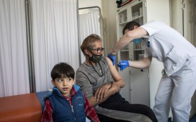 UNHCR: venga dato ai rifugiati accesso equo ai vaccini anti COVID-19
