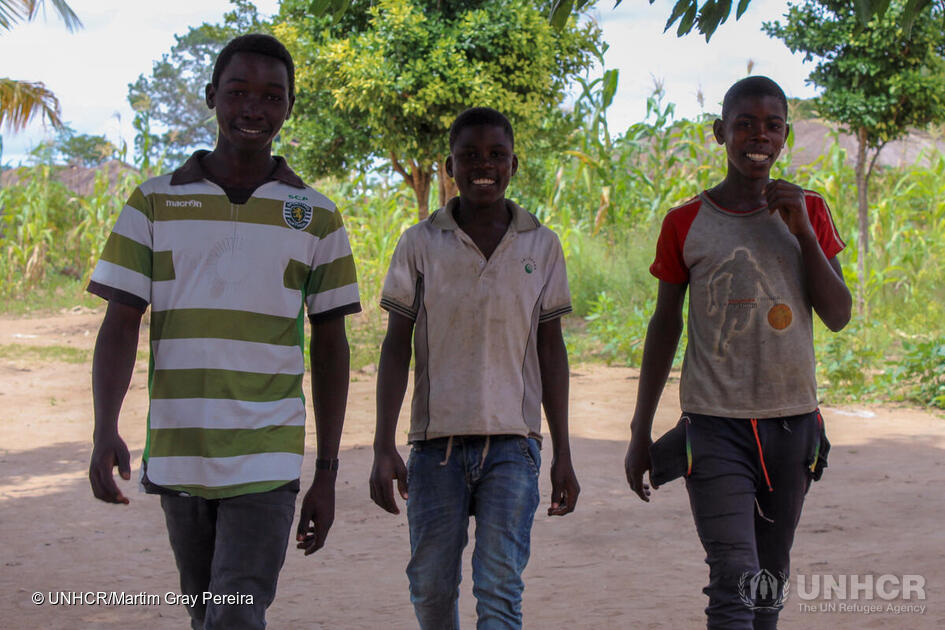 Mozambico. Adolescenti sfollati a Cabo Delgado.
