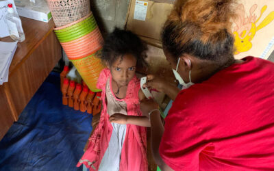 Infermiere sfollate forniscono assistenza vitale ad altre persone costrette a fuggire nel Tigray, in Etiopia