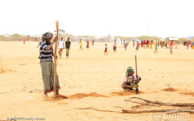 In fuga da siccità e conflitti in Somalia verso i campi di Dadaab in Kenya