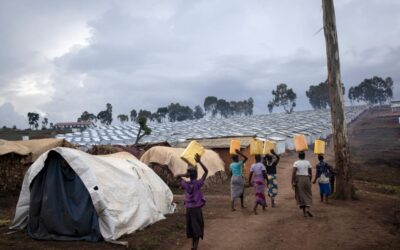 Le crescenti violenze nella Repubblica Democratica del Congo orientale stanno causando centinaia di vittime e costringono centinaia di migliaia di persone alla fuga
