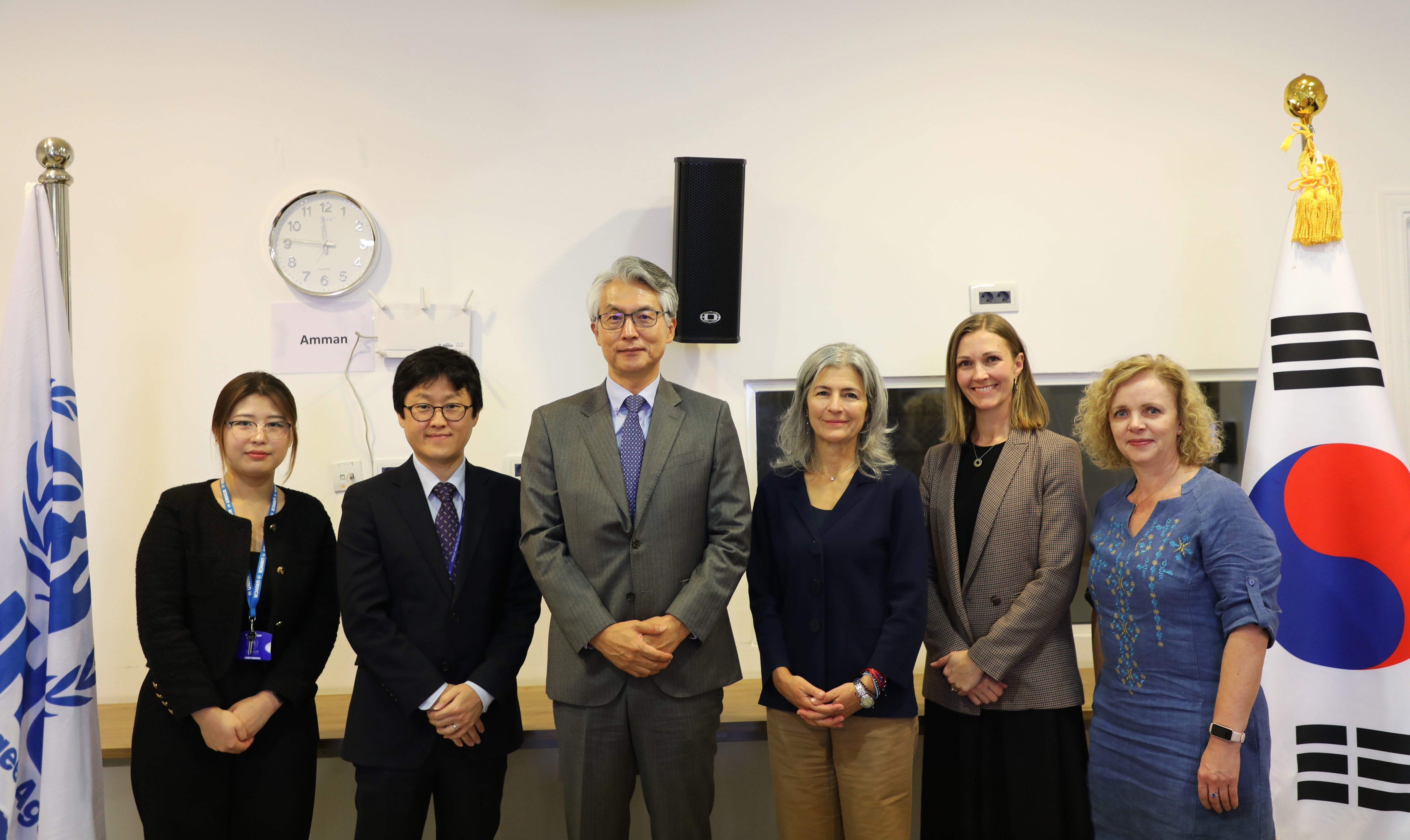 Korean Ambassador to Jordan, and UNHCR Representative to Jordan signing the new agreement to support refugees in Jordan