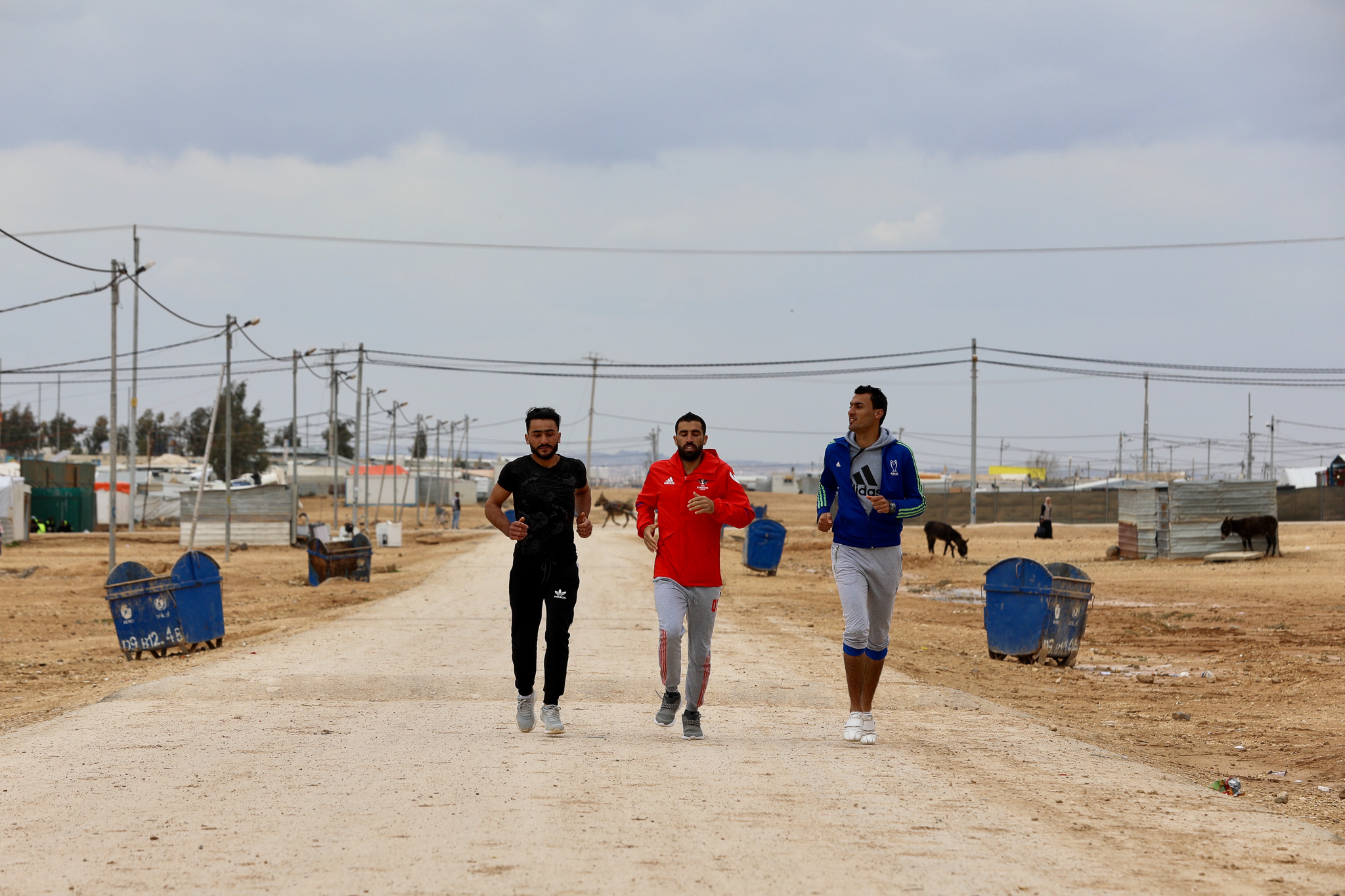 Endeløs Falde sammen Kamel UNHCR Jordan launches the “2 Billion Kilometres to Safety” Campaign at the  Dead2Red Running Race – UNHCR Jordan