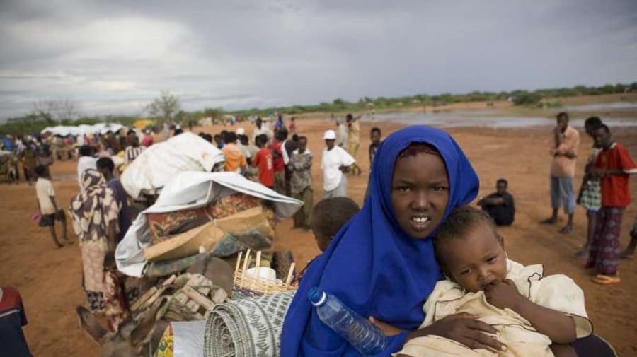 世界最大のダダーブ難民キャンプ、20年目を迎えて… | UNHCR 日本