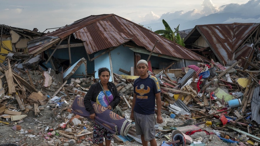 インドネシア・スラウェシ島地震~被災地への支援進む | UNHCR 日本 インドネシア・スラウェシ島地震~被災地への支援進む | UNHCR 日本