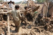 『神のみぞ知る』、終わらぬパキスタン洪水被害