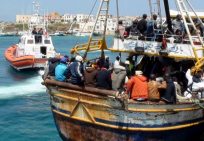 UNHCR、沈没船事故に対して改善策を訴える