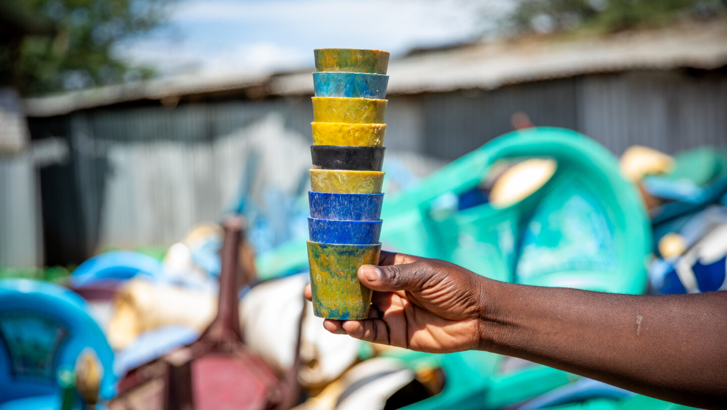 Kenya. Recycling. Environmental conservation. Congolese refugee turns plastic waste into a profitable business