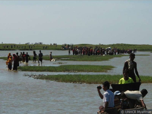 20130111 myanmar_boatpeople.jpg