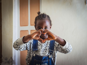 Tunisia. The UN refugee agency and partners distributed clothing donated by UNIQLO to some 9,000 displaced people and vulnerable members of the host community across Tunisia.