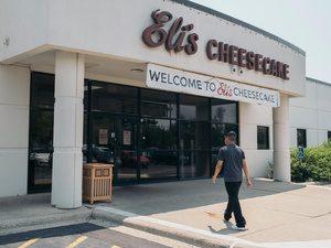 United States. Cheesecake business offers refugees hope away from home in Chicago
