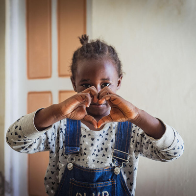 Tunisia. The UN refugee agency and partners distributed clothing donated by UNIQLO to some 9,000 displaced people and vulnerable members of the host community across Tunisia.