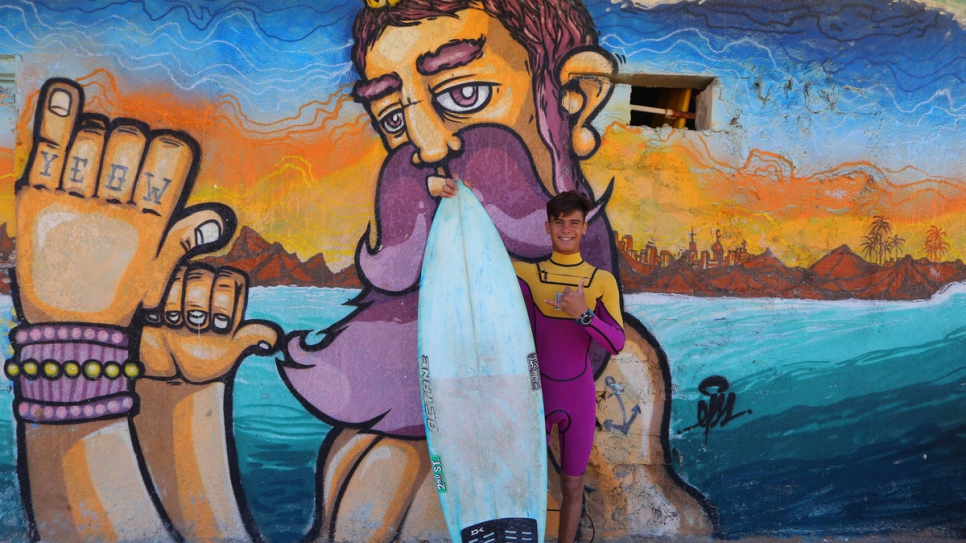 syrian-surfer-finds-refuge-lebanons-waves1
