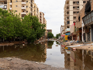 تعرّضت العاصمة السودانية الخرطوم لدمارٍ بالغ بعد أكثر من عامين من الصراع.
