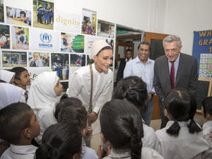 Malaysia. HH Sheikha Moza visits refugee children in Education Above All projects.