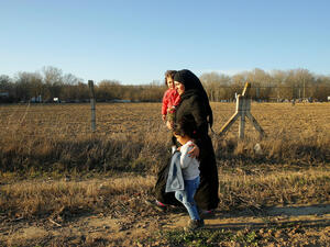 A mother and her two children were among the thousands of  refugees and migrants who reportedly made their way to the border over the past days.