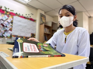 Azizah, a refugee student from Myanmar