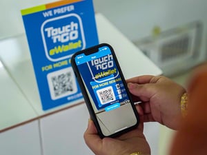 Making cashless transactions using the TNG eWallet