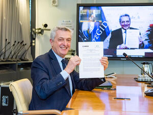 Switzerland. UNHCR and community of Sant'Egidio sign agreement to address refugee challenge globally