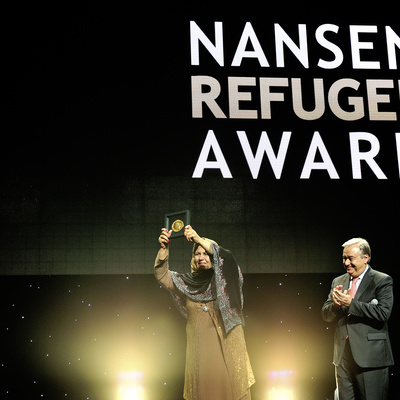 UNHCR presents Nansen Refugee Award to Afghan refugee teacher
