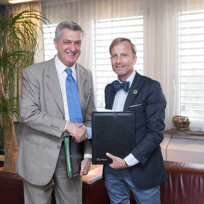 Switzerland. UNHCR and Global Fund sign MOU